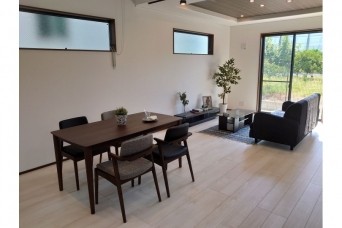 エアコンと家具の設置