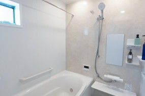 施工事例　浴室/スイッチ付エコアクアシャワーＳＰＡ　節水効果とヘッドスパのような水流です。 毎日の疲れを癒してくれます。