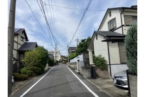 西側公道幅員6ｍです。