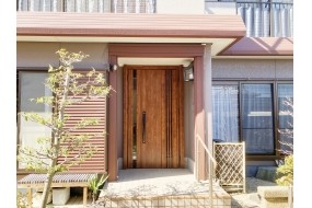 リフォームされた玄関ドア