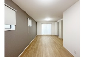 (C棟)将来仕切れる間取りの主寝室です。