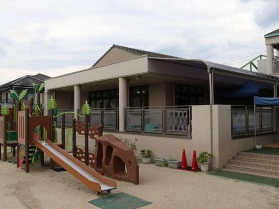 香久山幼稚園　徒歩約７分（500ｍ）